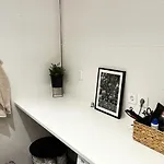 Stylish Scandinavian - Sauna, Harbor & Free Parking 公寓 赫尔辛基