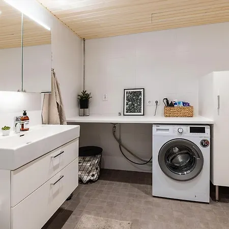 Stylish Scandinavian - Sauna, Harbor & Free Parking